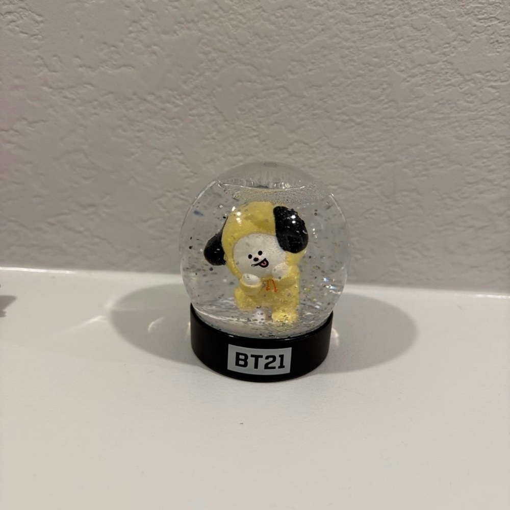 BT21 Snow Globe Chimmy